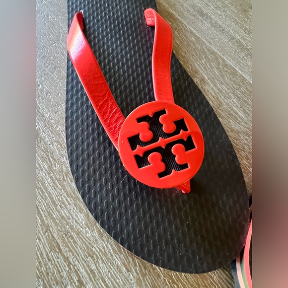 Tory Burch Minnie Logo Flip Flops, 5, NWB - Picture 4 of 11